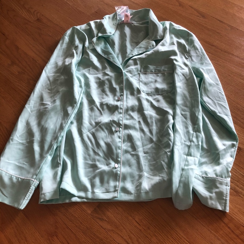 Victoria’s Secret Long Sleeve Sleep Shirt